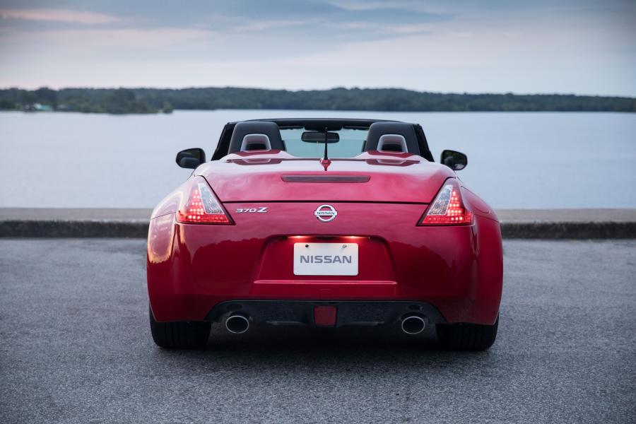  Nissan 370Z Roadster (Z34) 2013 года  (NA) (фото 15 из 26)